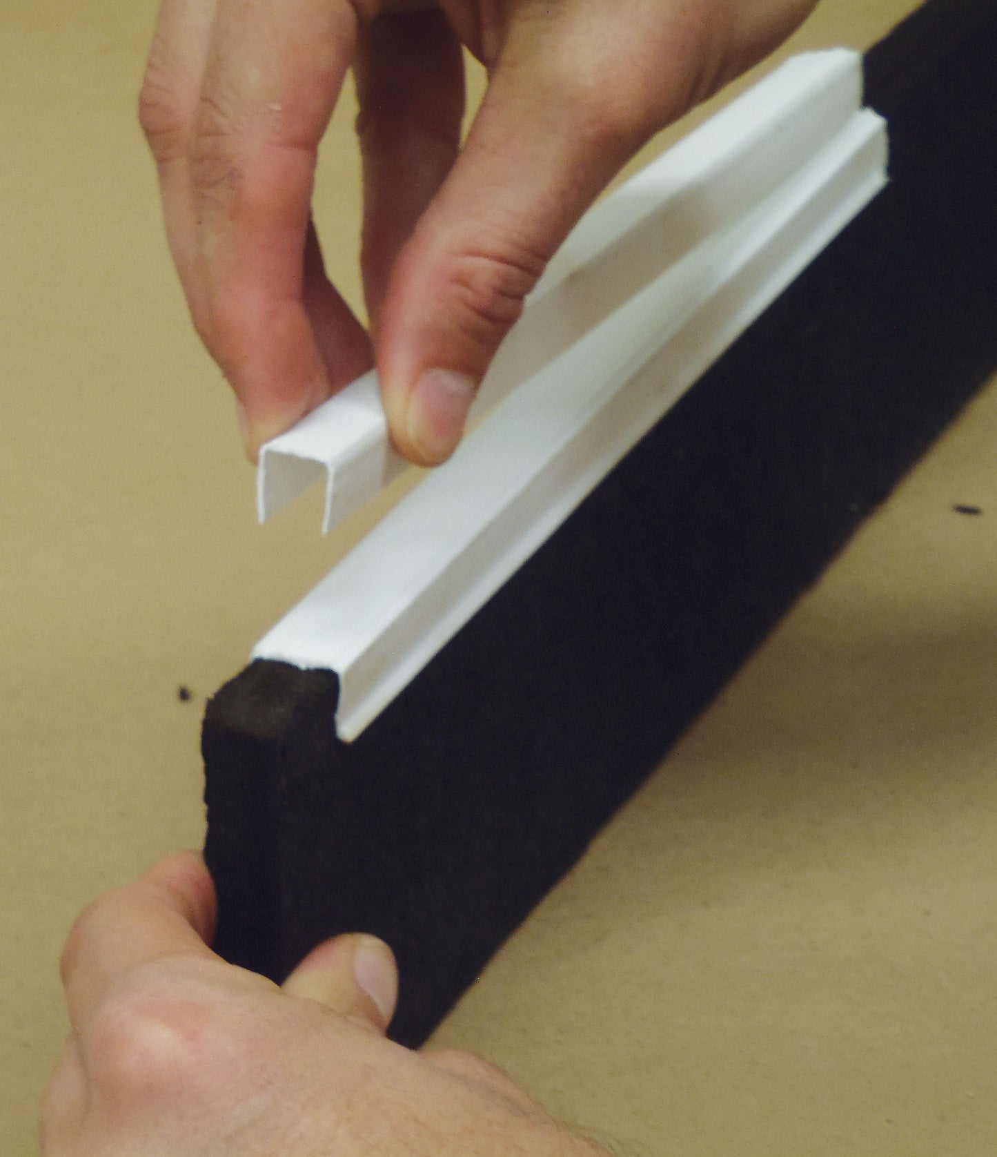 1/2"x1/2"x10' Snap Cap